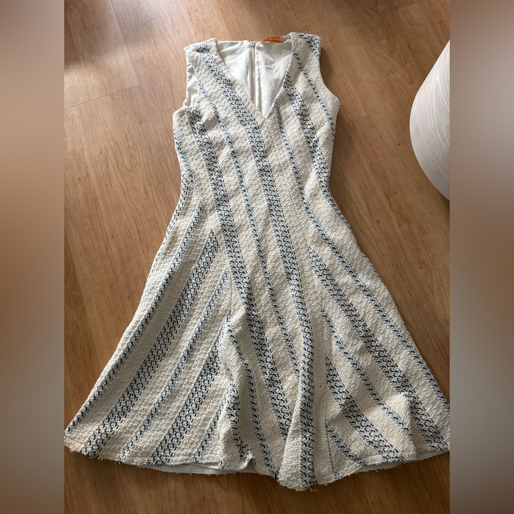 Tory Burch Dress size 2- worn once- like new!